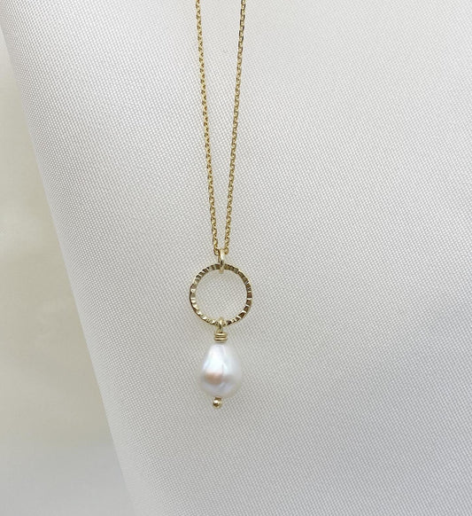 Hamrað gull hálsmen með ferskvatnsperlu